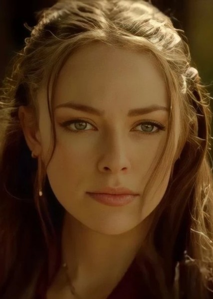 Danielle Rose Russell photo