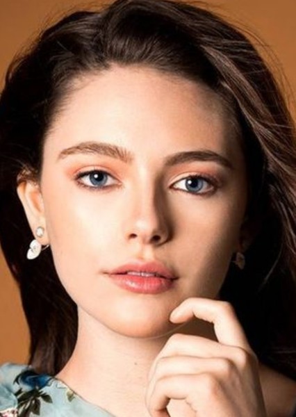 Danielle Rose Russell photo