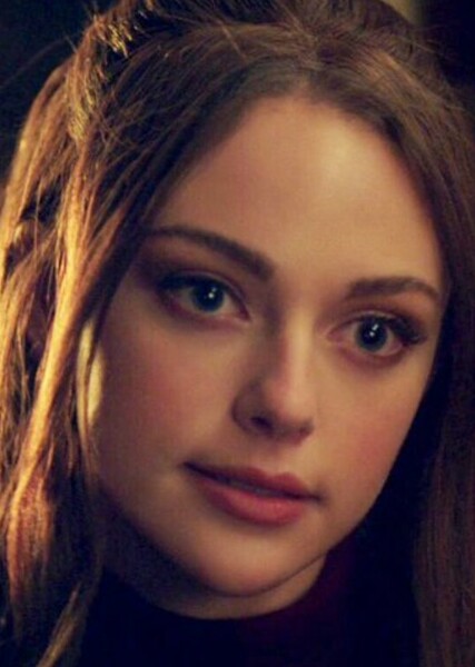 Danielle Rose Russell photo