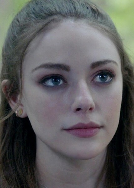 Danielle Rose Russell photo
