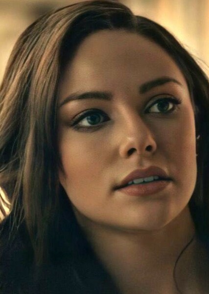 Danielle Rose Russell photo