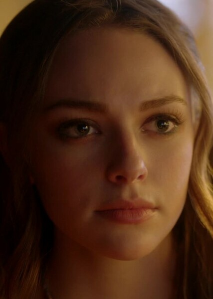 Danielle Rose Russell photo