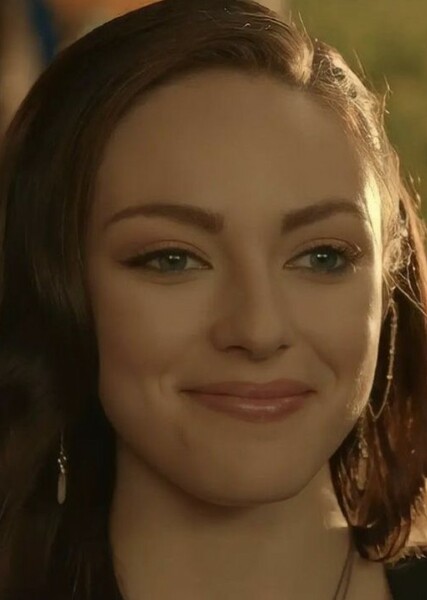 Danielle Rose Russell photo