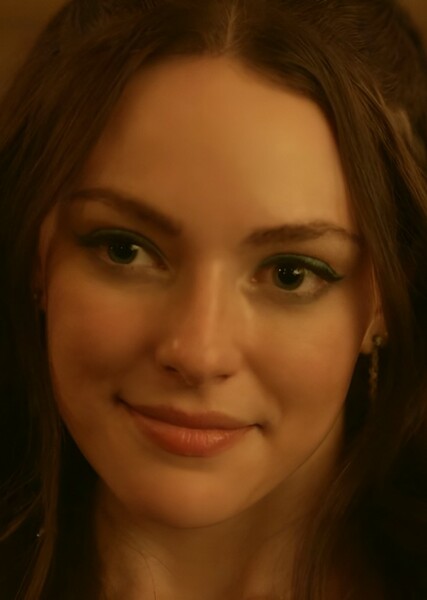 Danielle Rose Russell photo