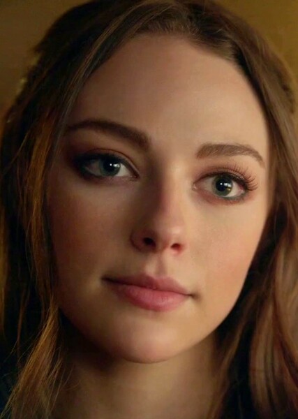 Danielle Rose Russell photo