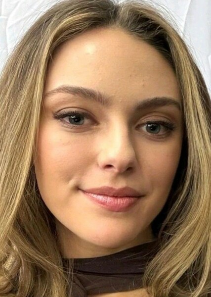 Danielle Rose Russell photo