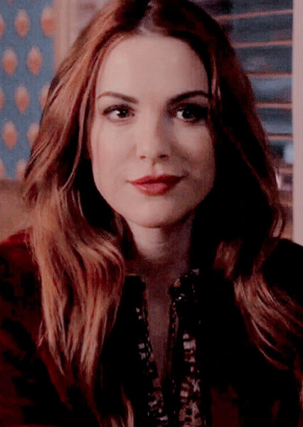 Danneel Ackles photo