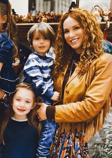 Danneel Ackles photo