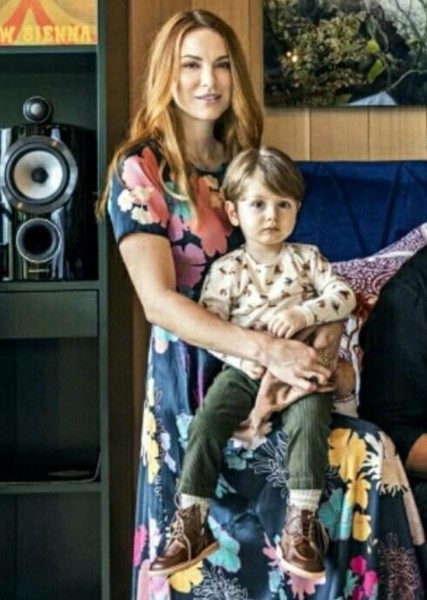 Danneel Ackles photo
