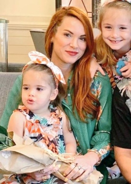 Danneel Ackles photo