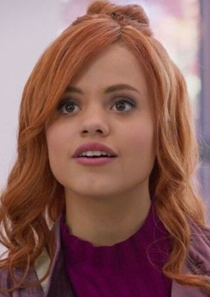 Daphne Blake (Sarah Jeffrey) photo