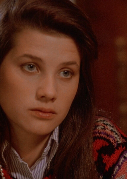 Daphne Zuniga photo