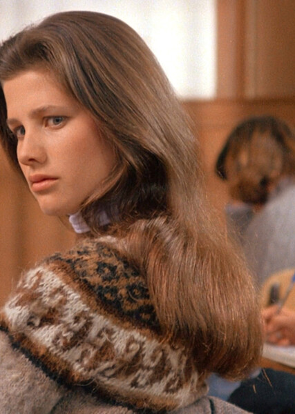 Daphne Zuniga photo