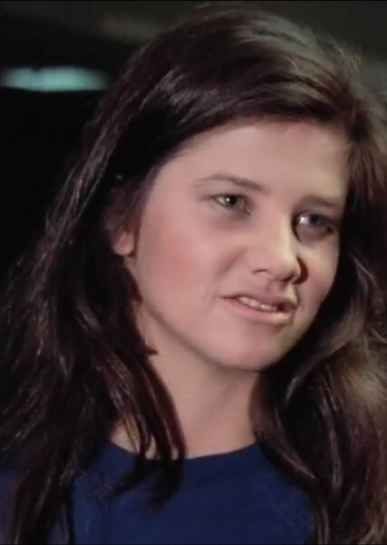 Daphne Zuniga photo