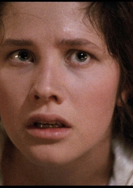 Daphne Zuniga photo
