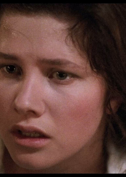 Daphne Zuniga photo