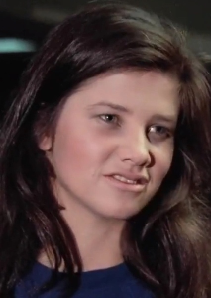 Daphne Zuniga photo