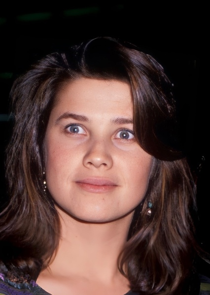 Daphne Zuniga photo