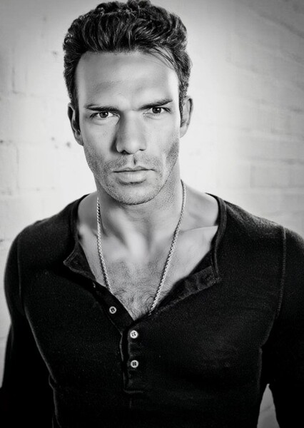 Darren Shahlavi