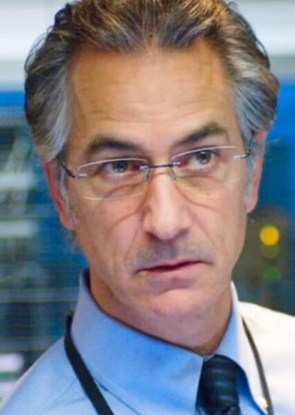 David Strathairn