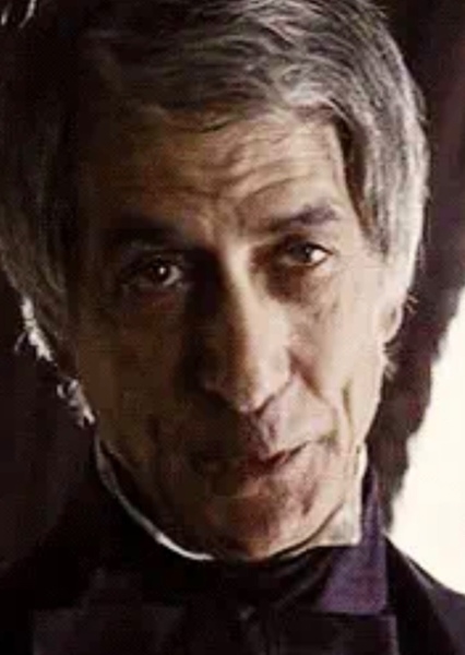 David Strathairn