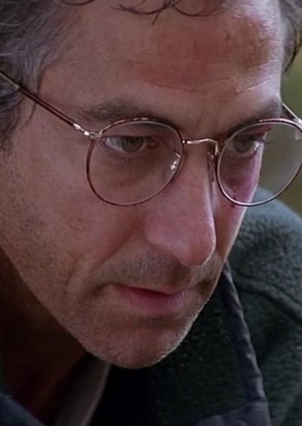 David Strathairn