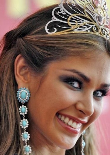 Dayana Mendoza photo