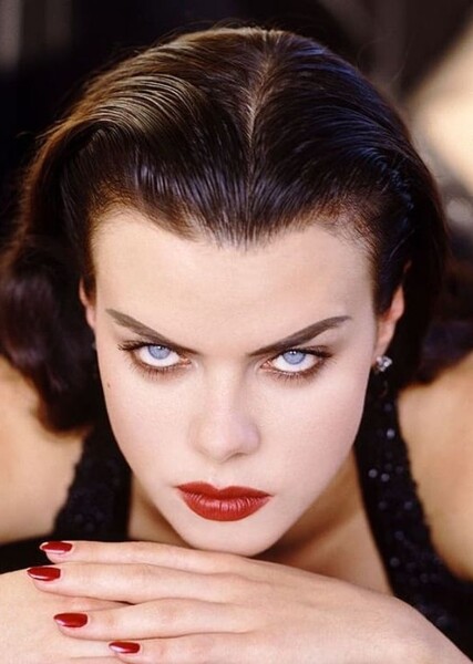Debi Mazar
