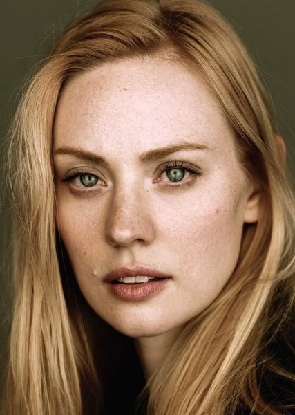 Deborah Ann Woll photo