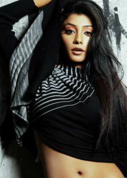 Deepal Shaw photo