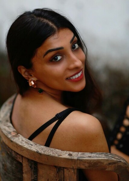 Deepal Shaw photo