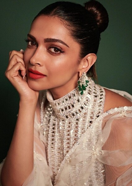 Deepika Padukone photo