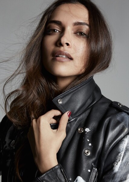 Deepika Padukone photo