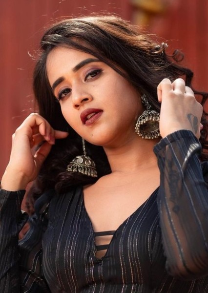 Deepthi Sunaina photo