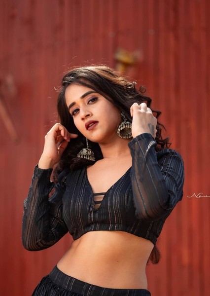 Deepthi Sunaina photo
