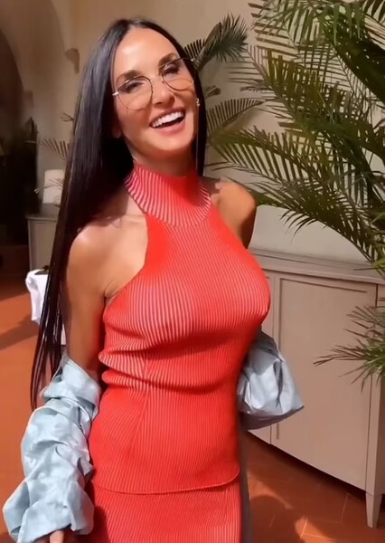 Demi Moore photo