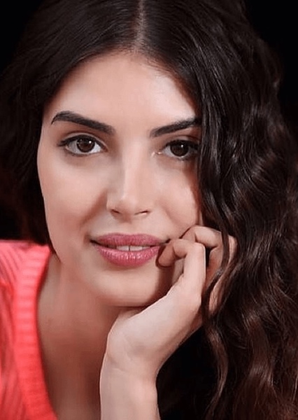 Deniz Baysal photo