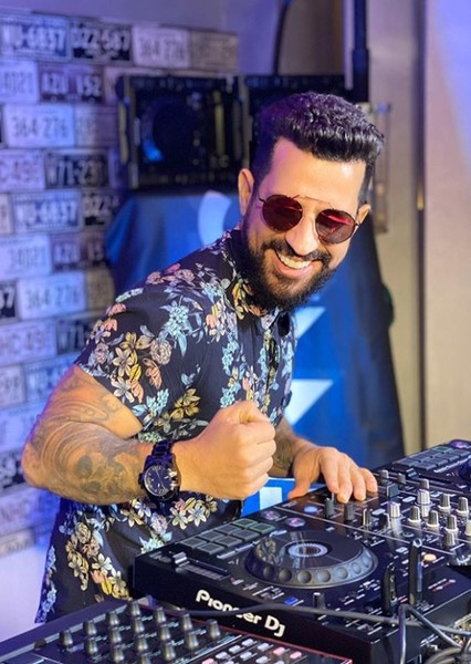 Dennis DJ