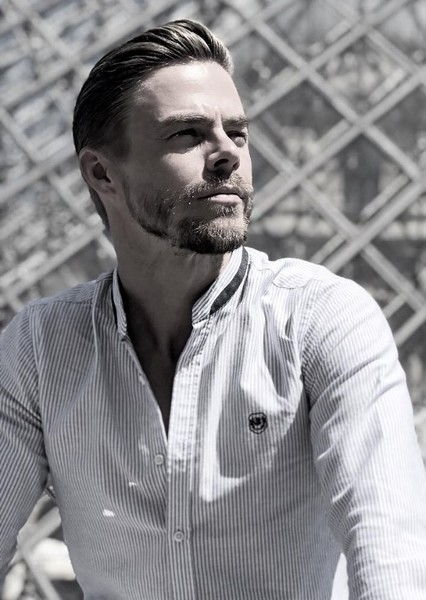 Derek Hough photo