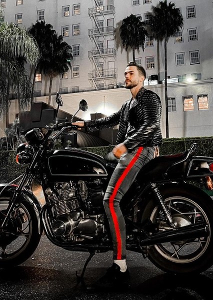 Derek Hough photo
