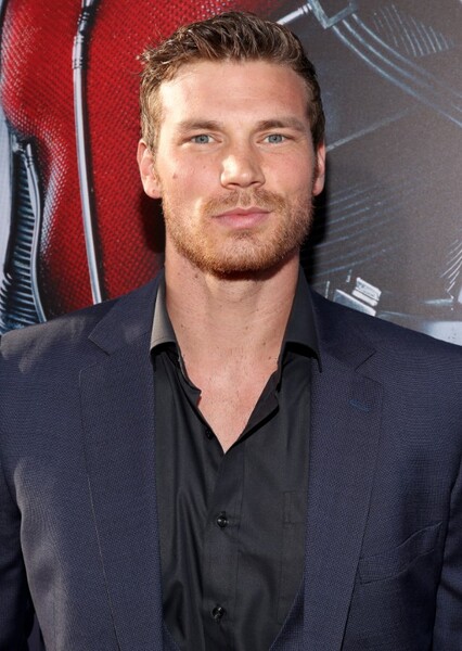 Derek Theler photo
