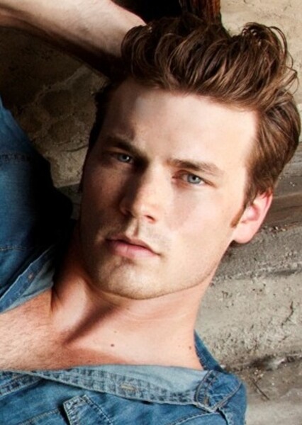 Derek Theler photo