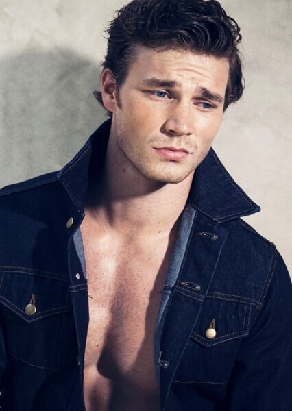 Derek Theler photo