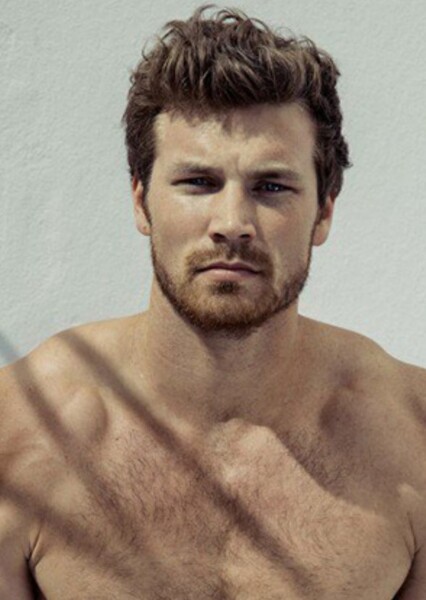 Derek Theler photo