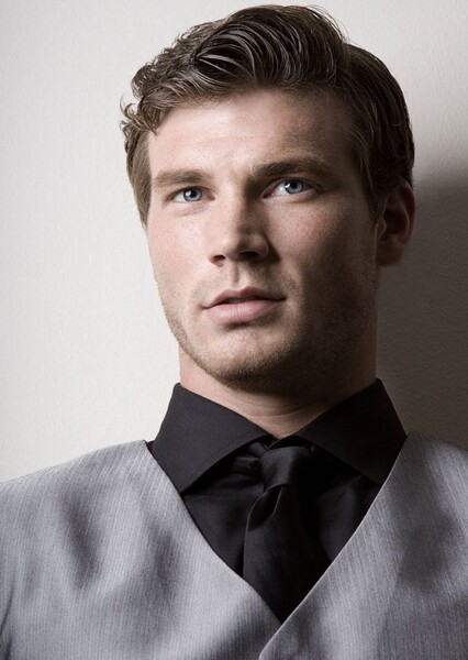 Derek Theler photo