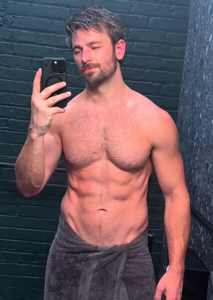 Derek Yates photo