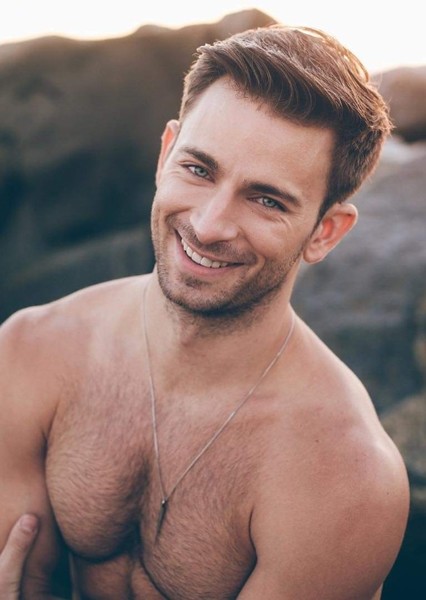 Derek Yates photo