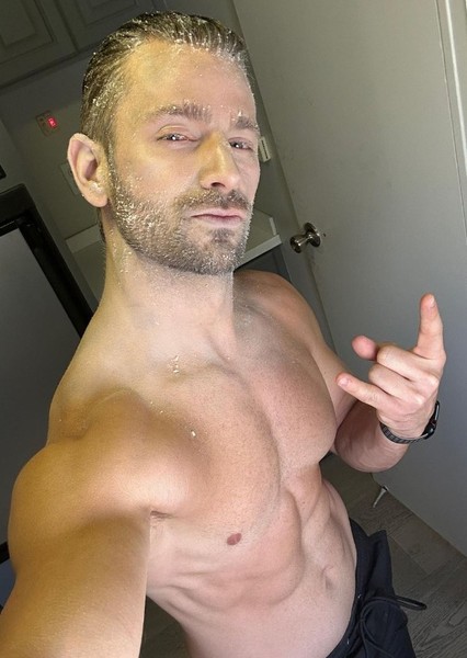Derek Yates photo