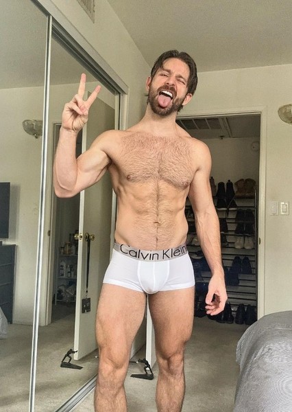 Derek Yates photo