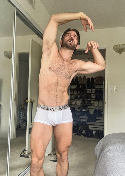 Derek Yates photo